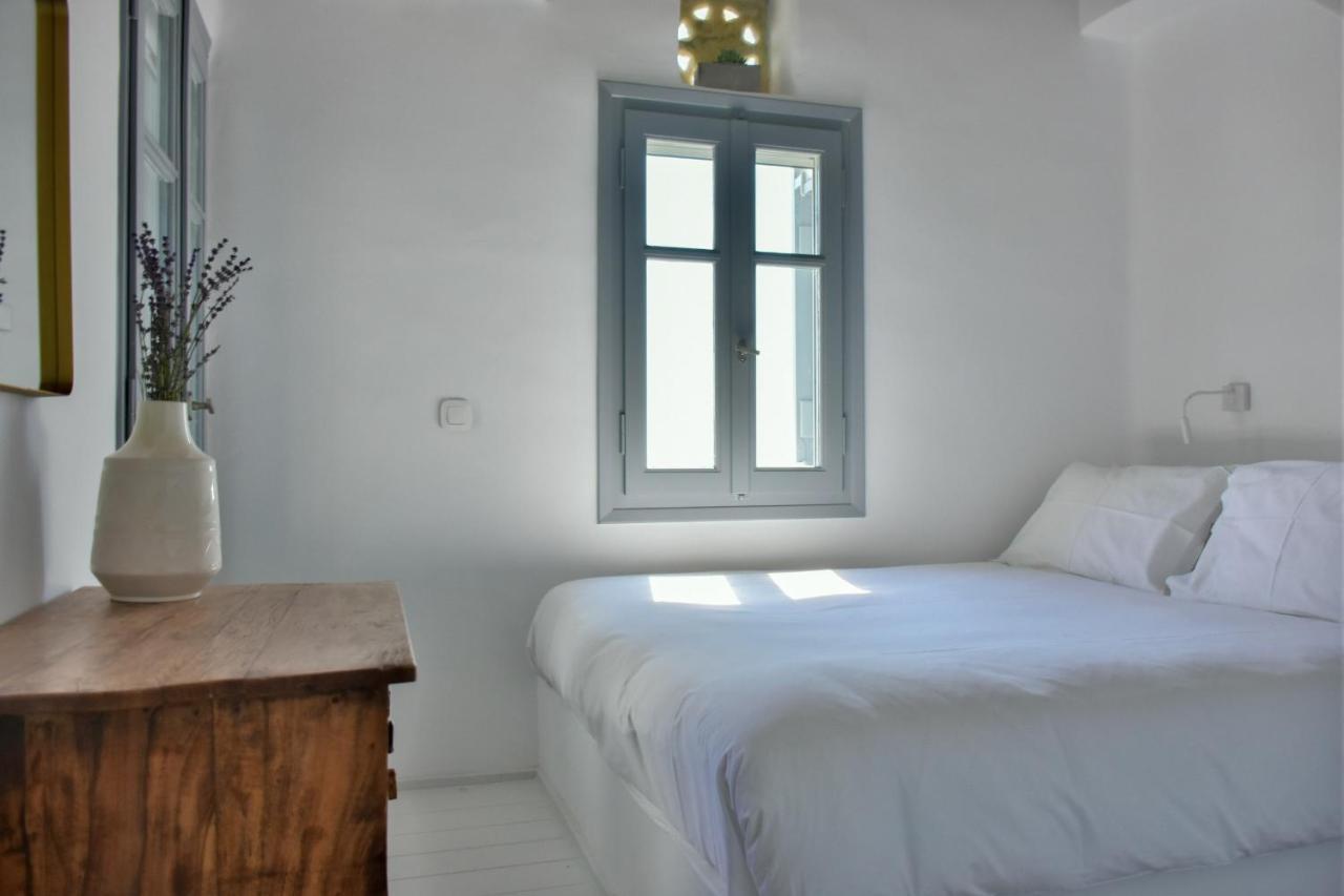 Living Theros Luxury Suites Kardhiani ภายนอก รูปภาพ