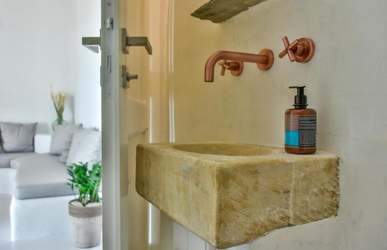 Living Theros Luxury Suites Kardhiani ภายนอก รูปภาพ